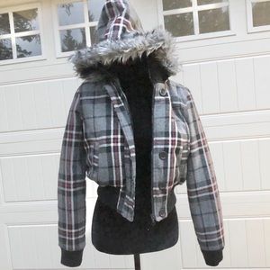 Cropped puffer jacket